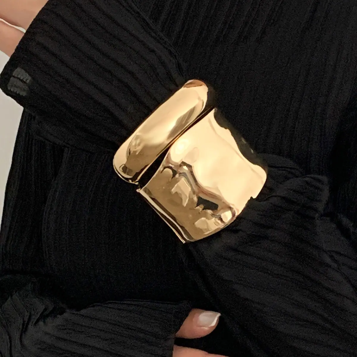 Металлический браслет KMVEXO