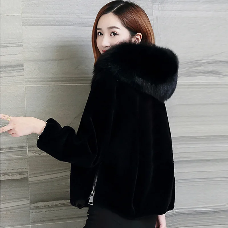 Sheep Sheared Fur Coat Women's Winter 2018 New Short Fox Fur Loose Hooded Coat Women