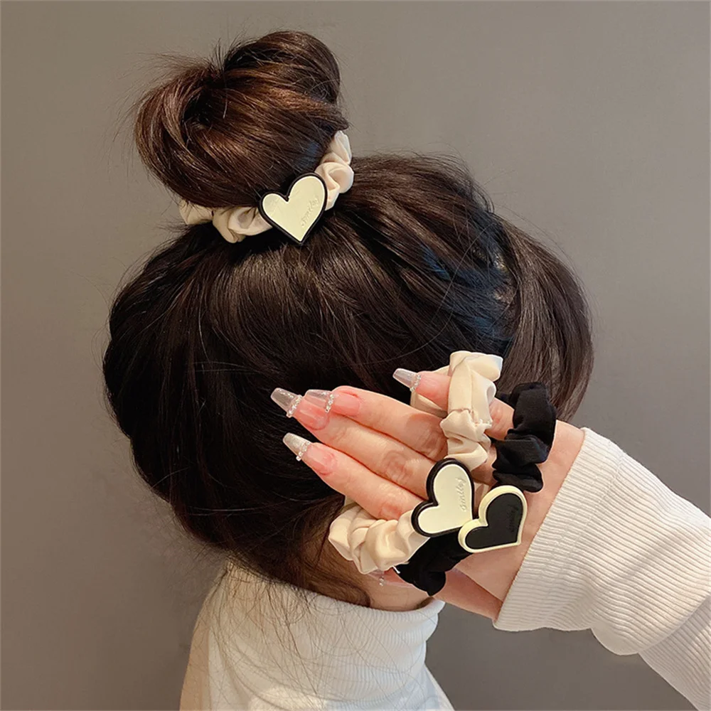 

Cute Heart Pendent Hair Ropes Black White Large Intestine Circle Ponytail Scrunchies For Girl Soft Silk Elastic Rubber Hair Band