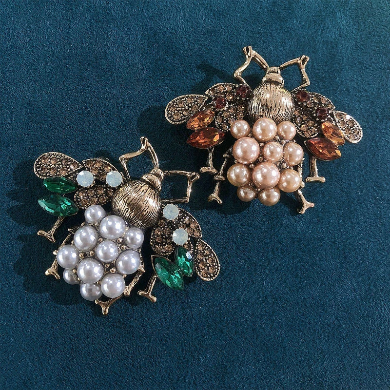 

2022 New Vintage Rhinestone Pearl Bee Brooch Metal Diamond Insect Pin