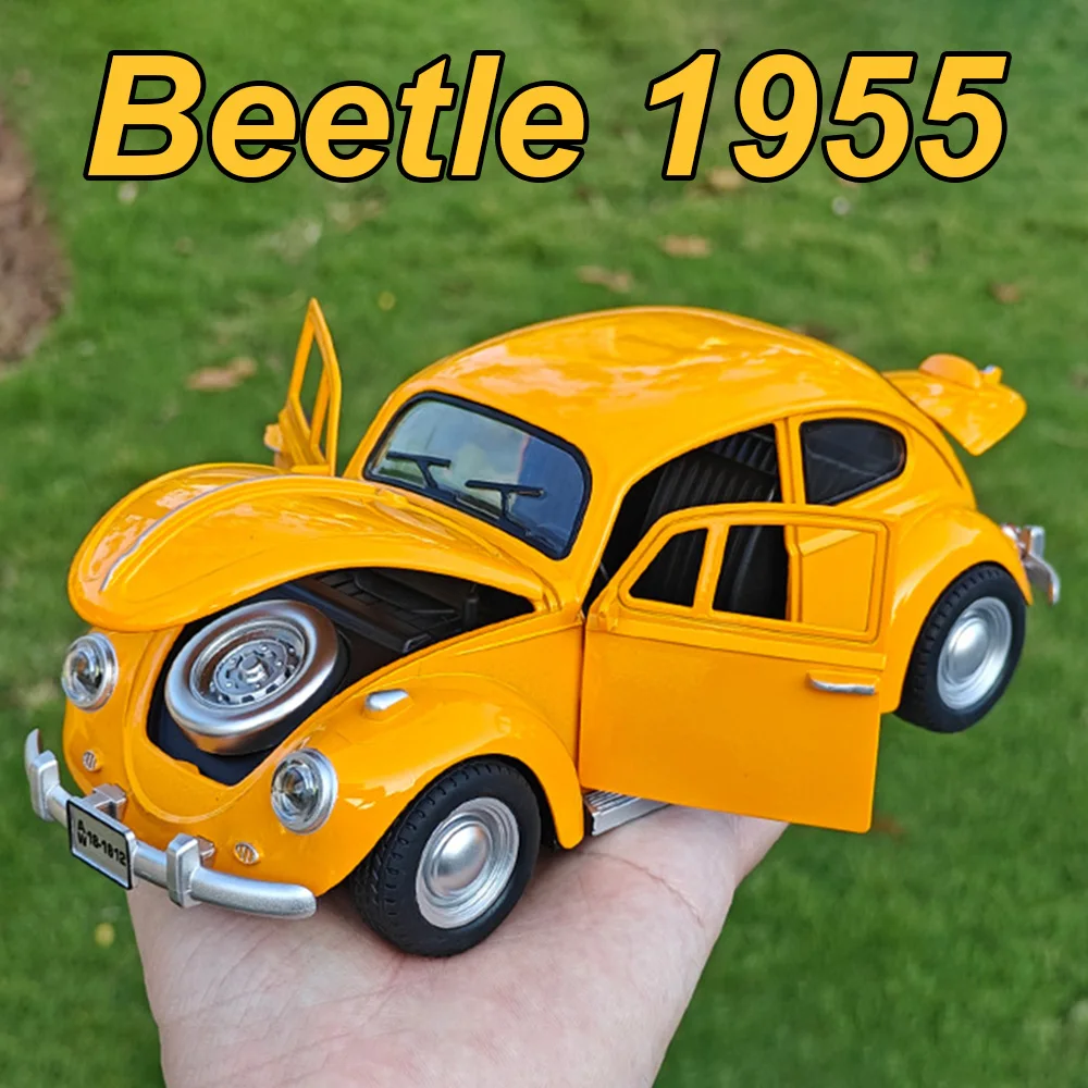 Фото Машинка-модель Volkswagen Beetle 1955 года, масштаб 1:18, из сплава, с открывающимися 4 дверями, инерционная, подарок для мальчиков на день рождения №1