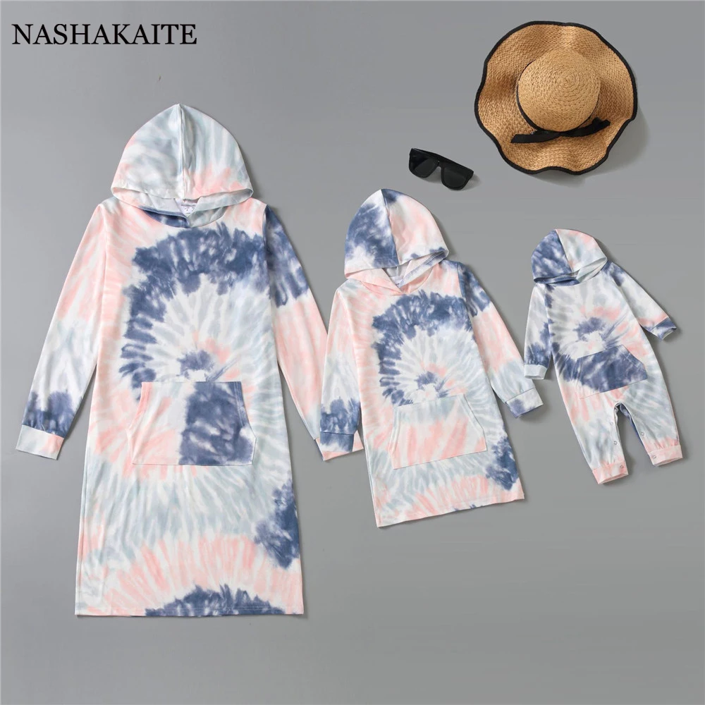 

Family hooded Sweatshirt Mother And Daughter Clothes tie dye printed Sweatshirts Mommy And Me Clothes matching family outfits