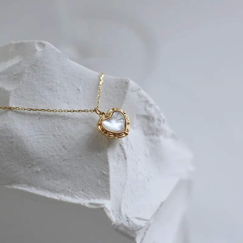 

Fashion Waterproof Jewelry Stainless Steel 18k Gold Plated Epoxy Natural Shell Love Heart Pendant Necklace For Women