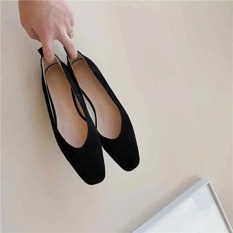 Женские кожаные туфли на плоской подошве с квадратным носком