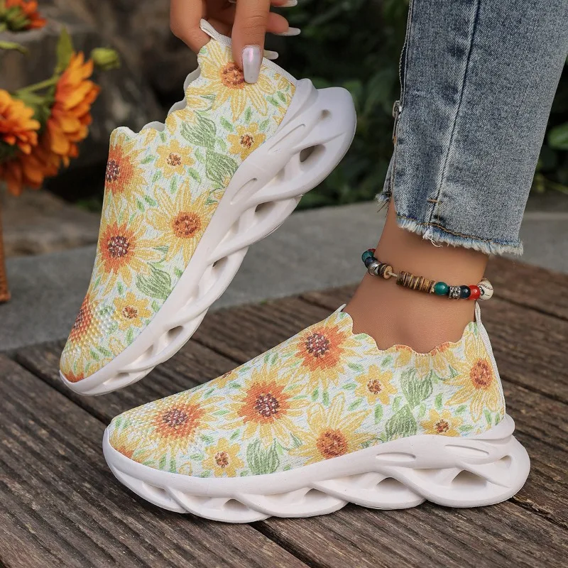 Новинка 2024 легкая сетчатая дышащая спортивная обувь на толстой подошве женские