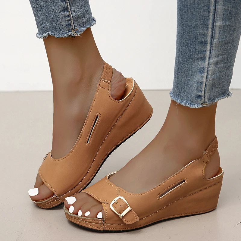 

Plus Size 43 Women's Wedge Sandals 2022 Summer Fashion Metal Button Open Toe Slip-On Flat Sandals for Women Vintage Beach Shoes