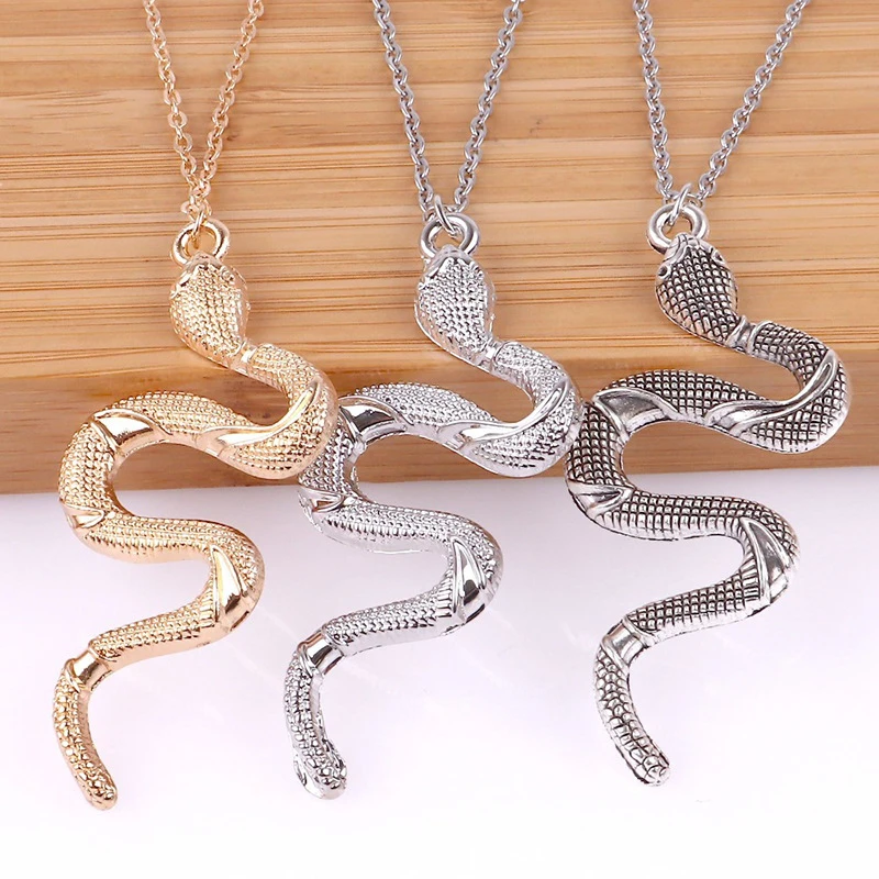 

2022 Punk Snake Pendant Necklace Golden Silver Color Unique Men Women Neck Jewelry Statement Popular Necklace Wholesale