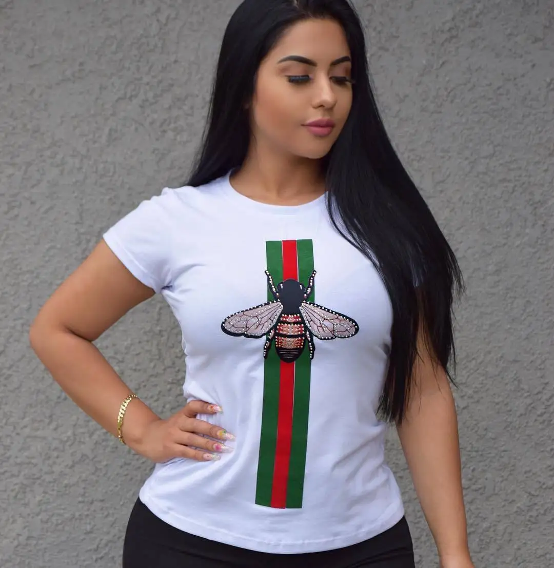 

Женская футболка с коротким рукавом, круглым вырезом и принтом