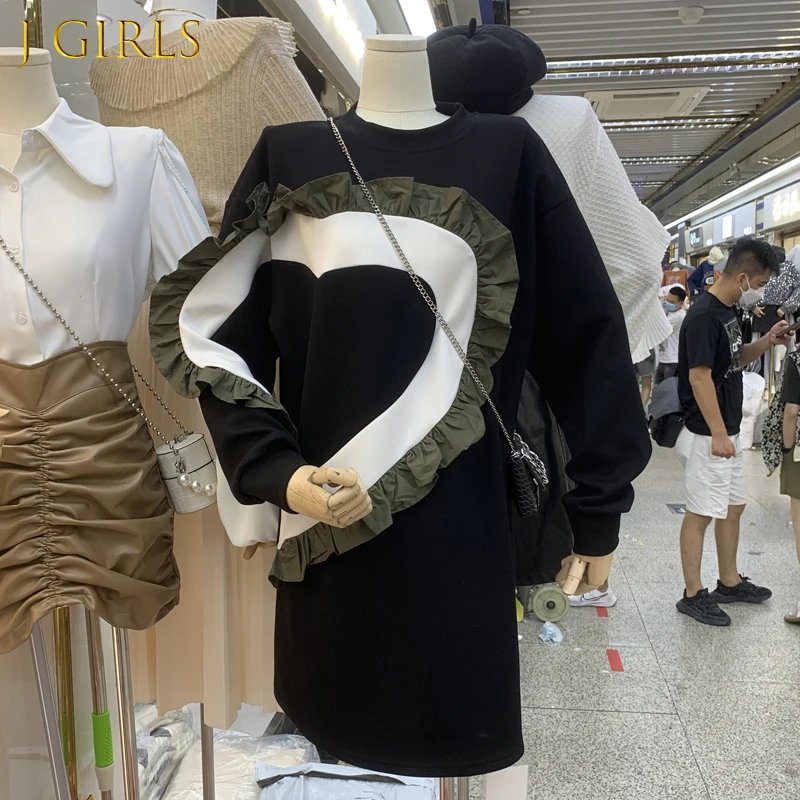 

Женское платье-свитшот с длинным рукавом и рюшами