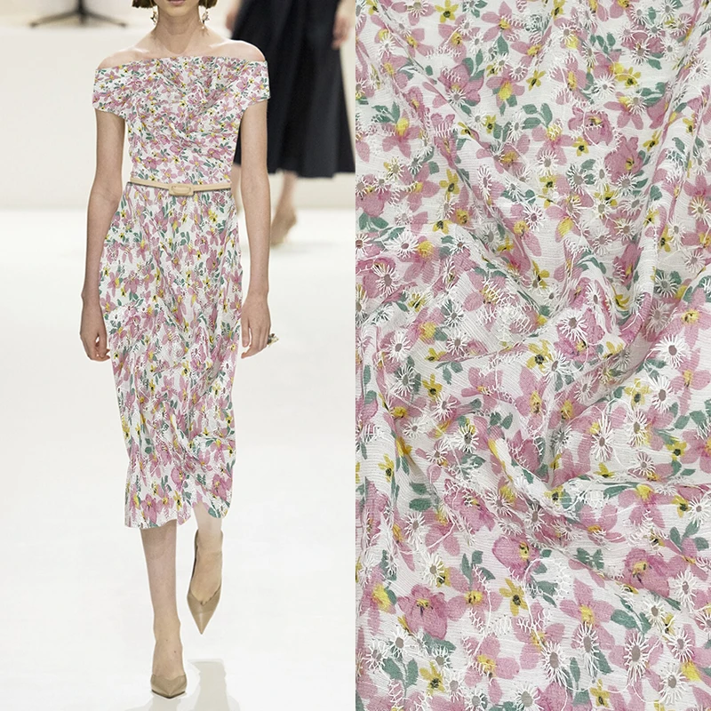 

Приятная для кожи вышивка розовый цветочный принт Lyocell и хлопчатобумажная ткань by The Yard свадебное платье, рубашка, Ципао, шарф и поделки своими руками