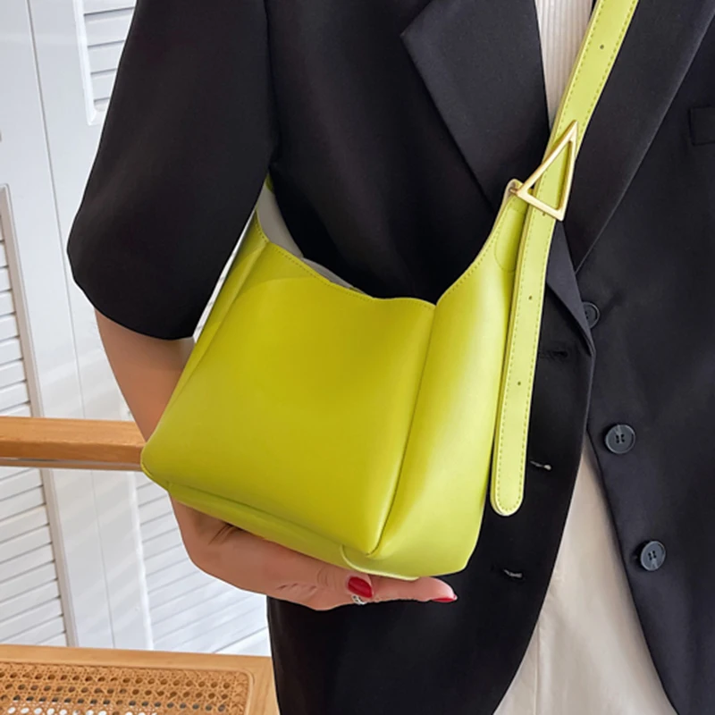 

Original Uoct.all Niche Design High end New Fashion ins Shoulder bag texture Crossbody bag Bucket bag 2 in 1