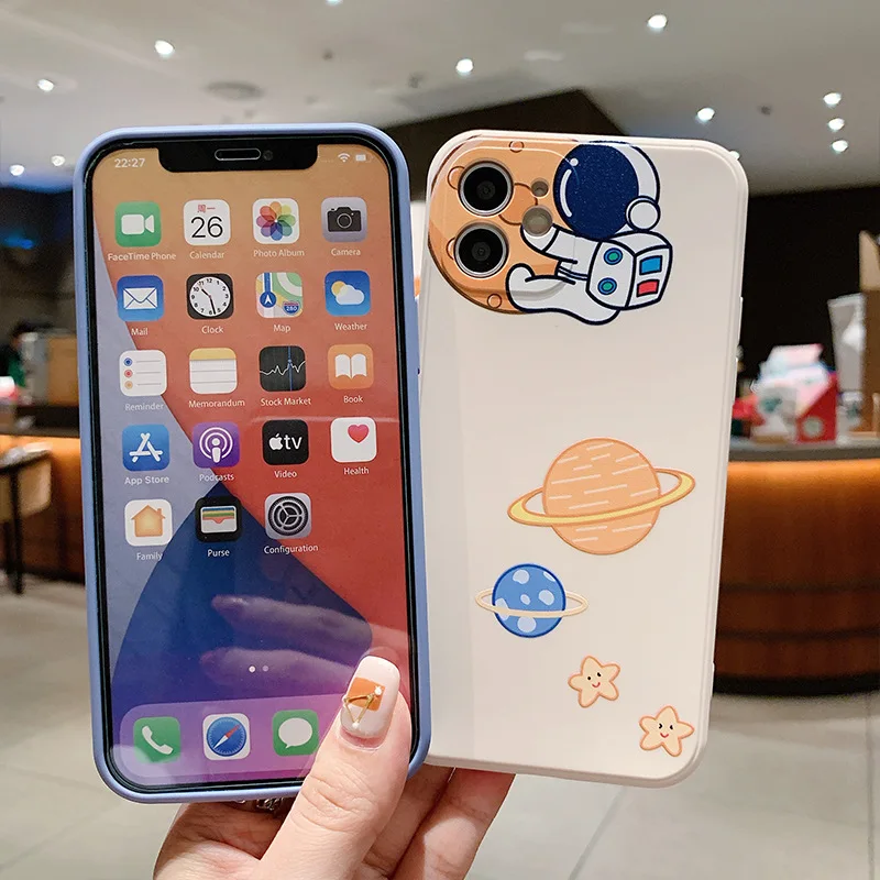 

Luxury Silicone Shockproof Matte Phone Case for IPhone 13 12 11 Pro Max Mini X XS XR 7 8 Plus SE 2020 Astronaut Thin Cover Cases