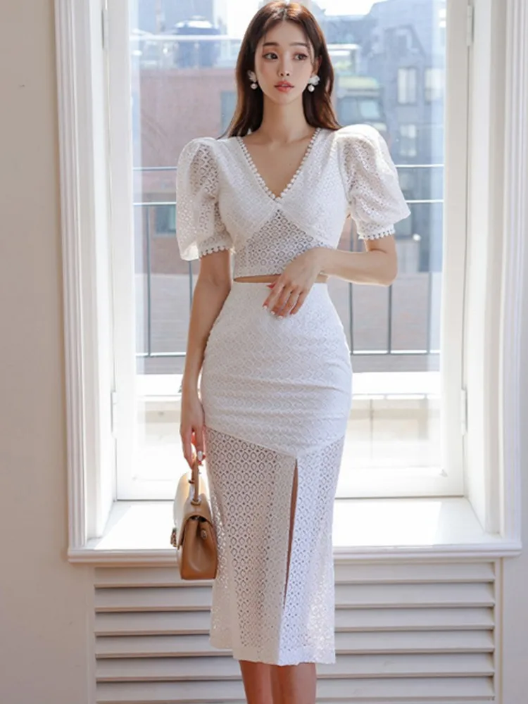 

2023 Summer Korean New Two Piece Set Temperament V-Neck Slim Fit Lace Top Fashion Split Sheath Skirt Suit