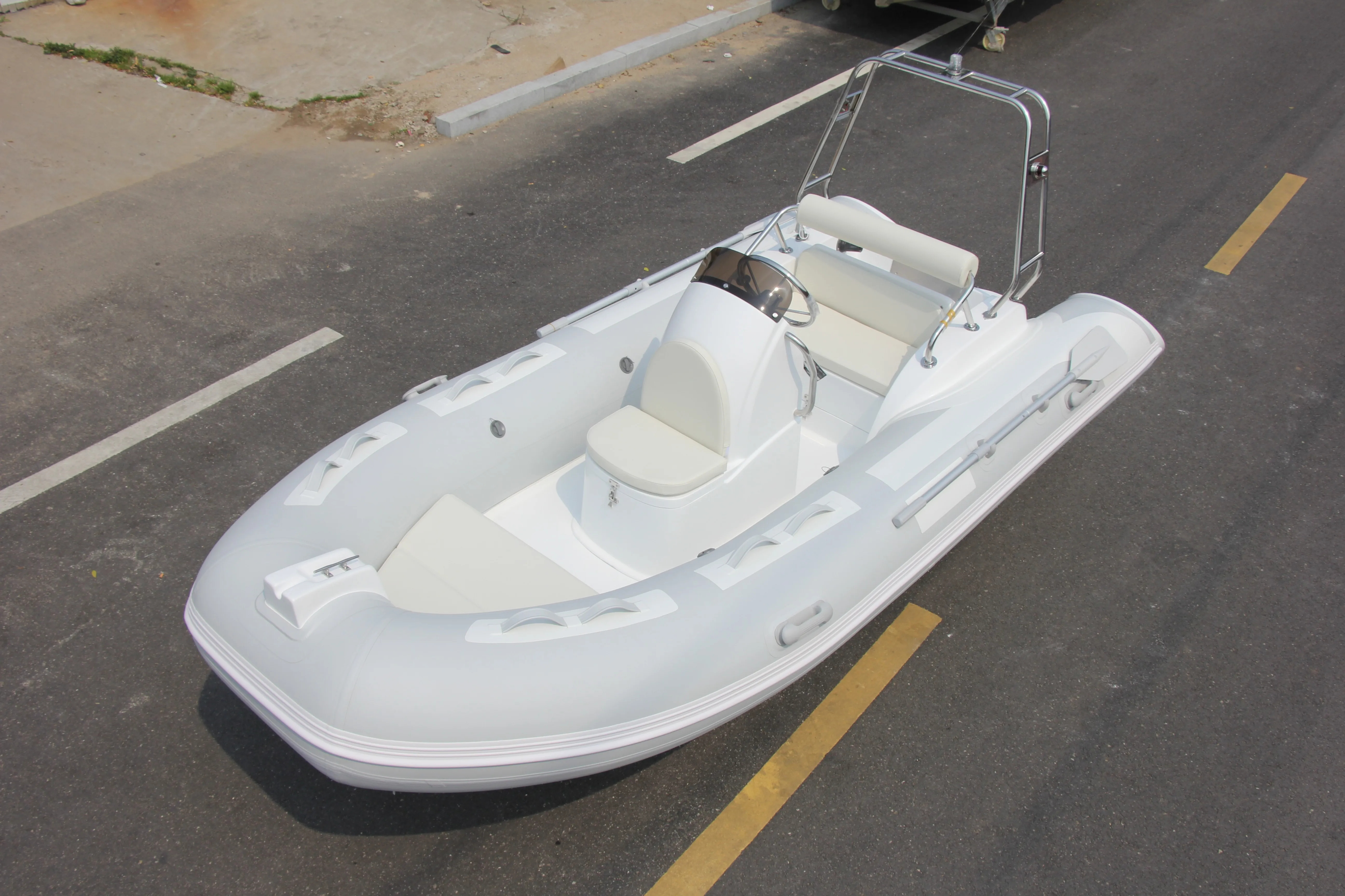 Новая роскошная напольная надувная спасательная лодка из стекловолокна RIB с