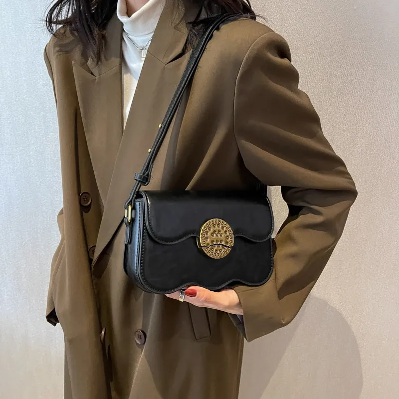 

ELM BAY|This Year's Popular Niche Design 2022 New Fashion High Sense One Shoulder Armpit Winter Vintage Versatile Messenger Bag
