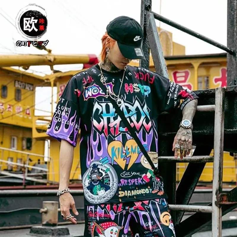 

NEW IN new Japanese ins graffiti T-shirt male short-sleeved large size loose summer student Hong Kong trend half-sleeved tshirt