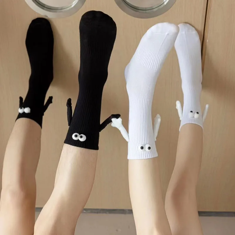 1Pair Cartoon Eyes Couples Sock Ins 3D Doll Funny Magnetic Attraction Hands Black White Mid-Tube Casual Cotton Socks Lover Gifts