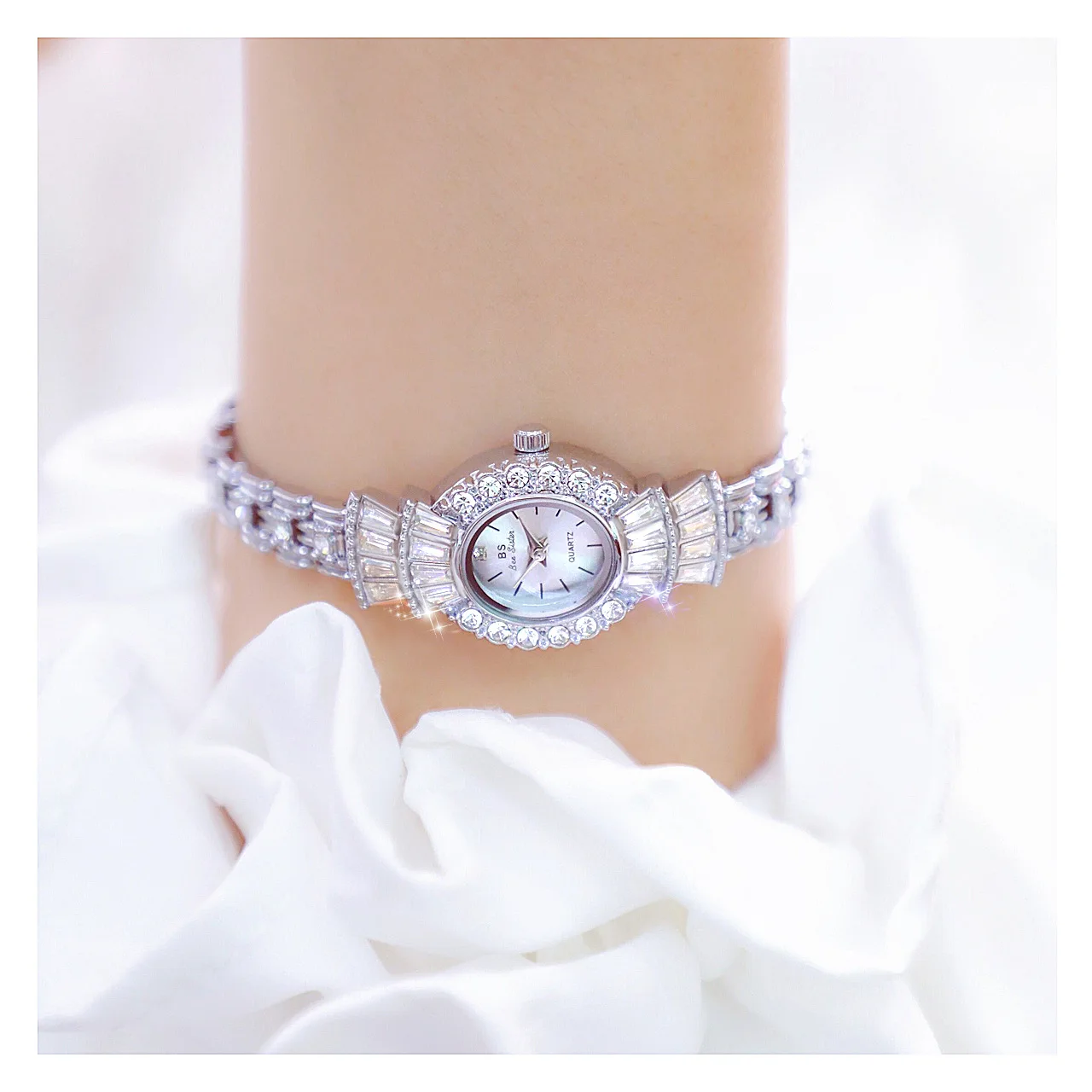 New Women Watches Diamond Bracelet Watch For Ladies Brand Luxury Female Wrist Watch Quartz Waterproof Clock Gifts Montre Femme