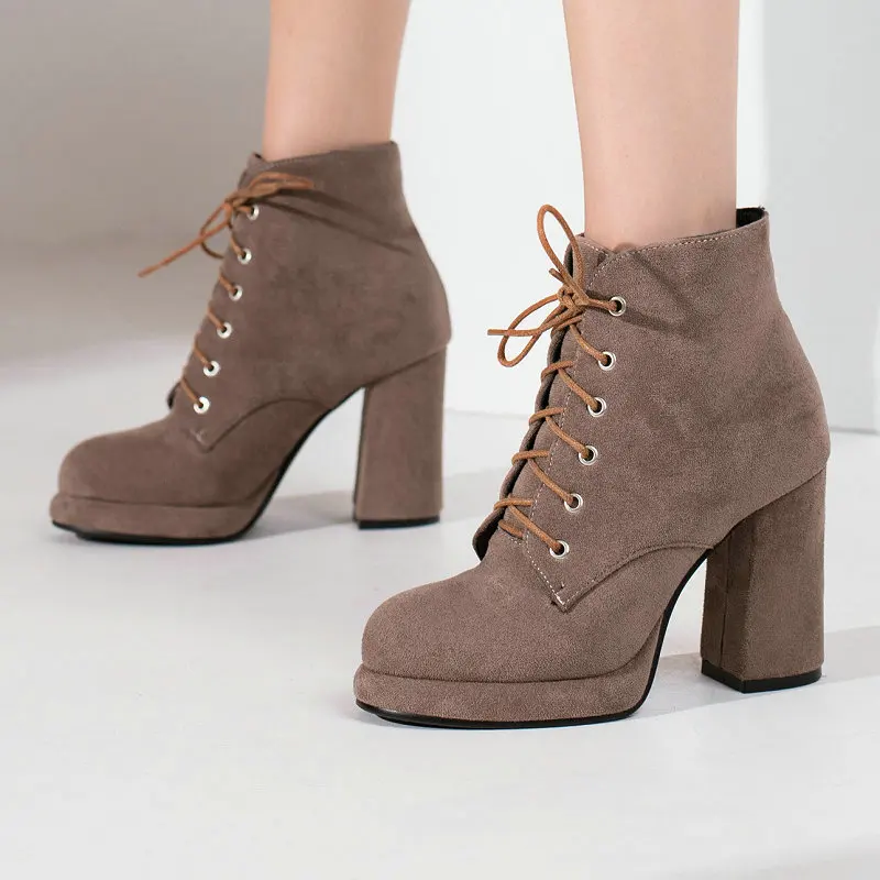 ΠΠ΅Π½ΡΠΊΠΈΠ΅ Π·Π°ΠΌΡΠ΅Π²ΡΠ΅ Π±ΠΎΡΠΈΠ½ΠΊΠΈ Π½Π° ΡΠ½ΡΡΠΎΠ²ΠΊΠ΅, ΠΊΠΎΡΠΈΡΠ½Π΅Π²ΡΠ΅ Π’Π΅ΠΏΠ»ΡΠ΅ Π±ΠΎΡΠΈΠ»ΡΠΎΠ½Ρ Π½Π° ΠΏΠ»Π°ΡΡΠΎΡΠΌΠ΅ ΠΈ Π±Π»ΠΎΡΠ½ΠΎΠΌ Π²ΡΡΠΎΠΊΠΎΠΌ ΠΊΠ°Π±Π»ΡΠΊΠ΅, Ρ ΠΊΠ²Π°Π΄ΡΠ°ΡΠ½ΡΠΌ Π½ΠΎΡΠΊΠΎΠΌ, Π² Π·Π°ΠΏΠ°Π΄Π½ΠΎΠΌ ΡΡΠΈΠ»Π΅, Π·ΠΈΠΌΠ½ΠΈΠΉ ΡΠ΅Π·ΠΎΠ½ 2022 ΠΠ΅Π½ΡΠΊΠΈΠ΅ Π·Π°ΠΌΡΠ΅Π²ΡΠ΅ Π±ΠΎΡΠΈΠ½ΠΊΠΈ Π½Π° ΡΠ½ΡΡΠΎΠ²ΠΊΠ΅, ΠΊΠΎΡΠΈΡΠ½Π΅Π²ΡΠ΅ Π’Π΅ΠΏΠ»ΡΠ΅ Π±ΠΎΡΠΈΠ»ΡΠΎΠ½Ρ Π½Π° ΠΏΠ»Π°ΡΡΠΎΡΠΌΠ΅ ΠΈ Π±Π»ΠΎΡΠ½ΠΎΠΌ Π²ΡΡΠΎΠΊΠΎΠΌ ΠΊΠ°Π±Π»ΡΠΊΠ΅, Ρ ΠΊΠ²Π°Π΄ΡΠ°ΡΠ½ΡΠΌ Π½ΠΎΡΠΊΠΎΠΌ, Π² Π·Π°ΠΏΠ°Π΄Π½ΠΎΠΌ ΡΡΠΈΠ»Π΅, Π·ΠΈΠΌΠ½ΠΈΠΉ ΡΠ΅Π·ΠΎΠ½ 2022