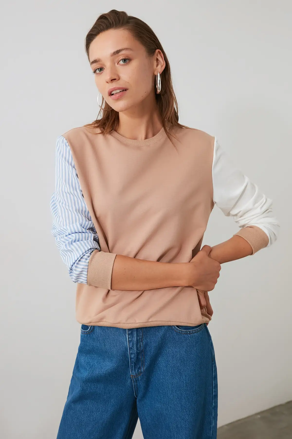 

Trendyol With Color Block Knitted Sweatshirt TWOAW20SW0052