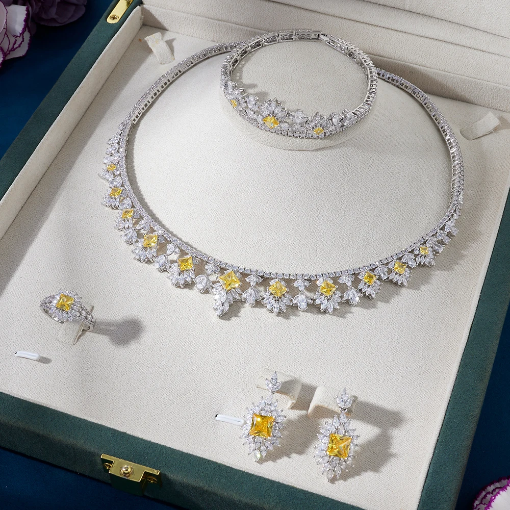 

Комплект из колье и серёг, с фианитом