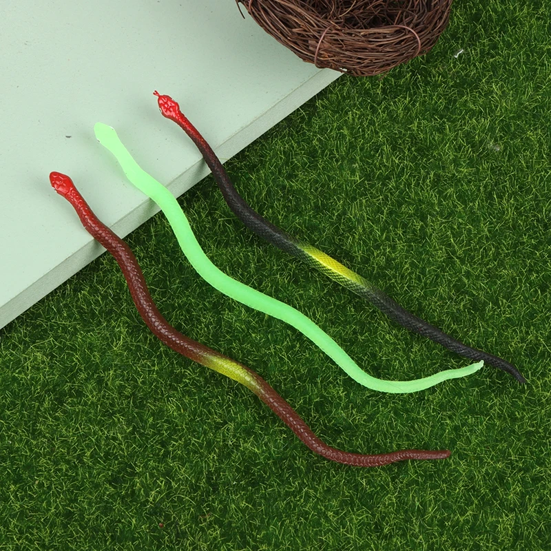 

2Pcs 16.5cm Simulation Toy Plastic Snake Model Funny Scary Snake Kids Gag Prank Funny Favor Toys Halloween Prank Prop For Decor