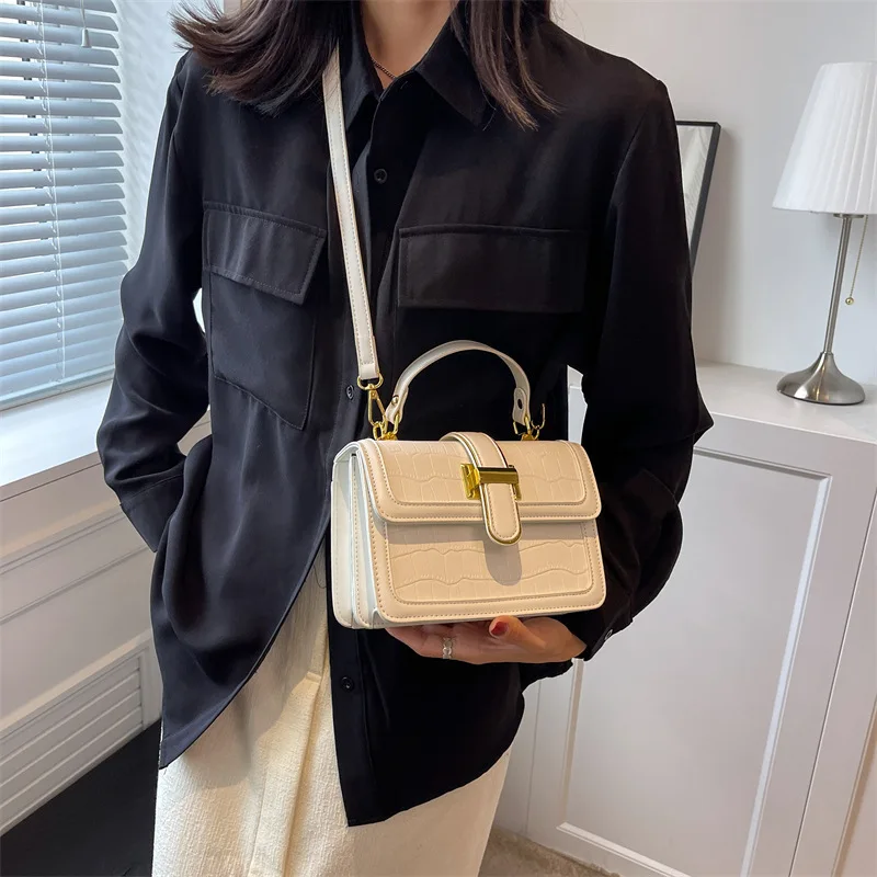 Luxury Women's Handbags Korean Version of the Fashionable and Versatile Crossbody Bag 2022 Solid Color Small Square Bag