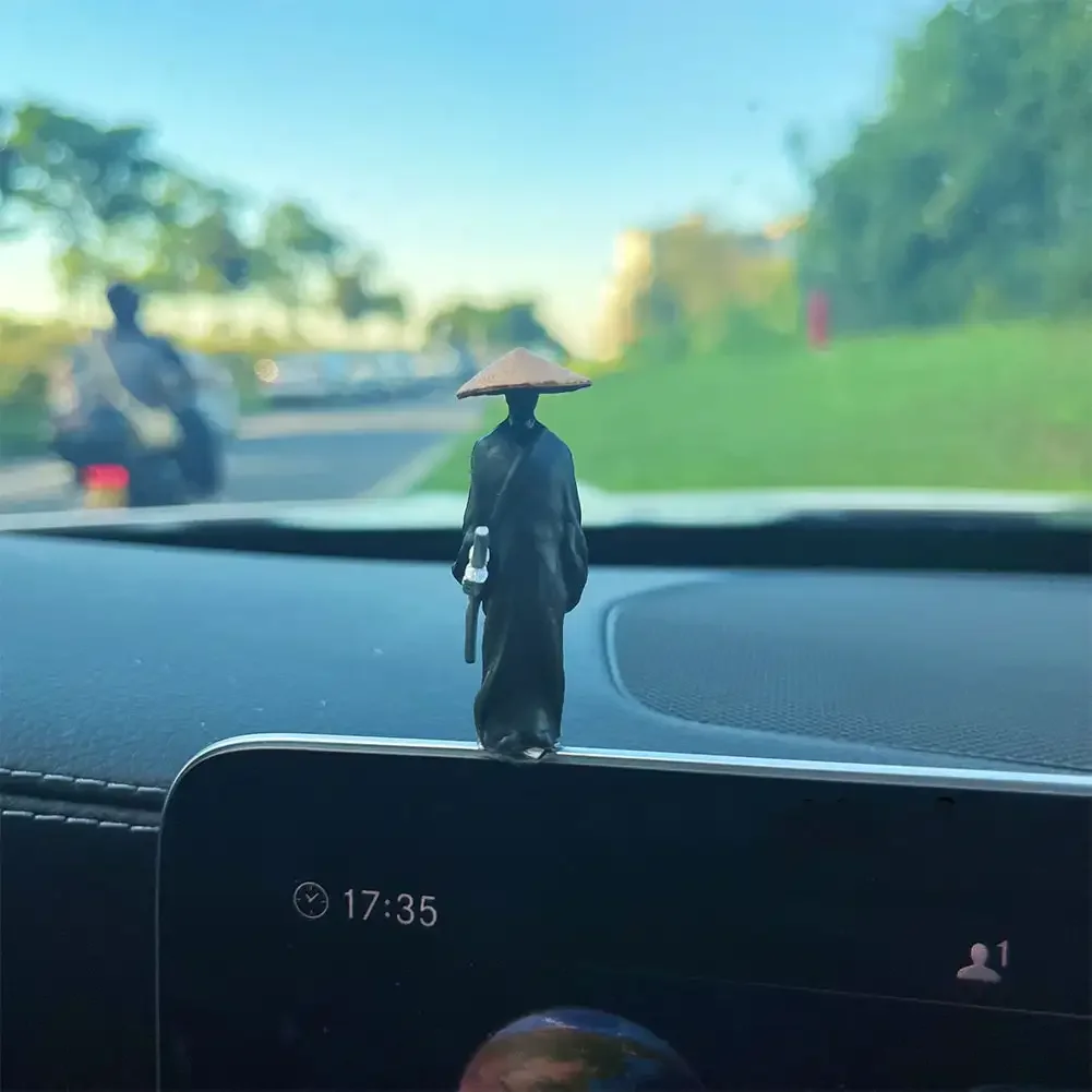 Китайская кунг-фу фигурка меча 1:64