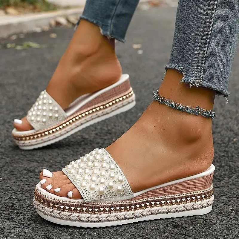 Фото Glanzende Kristallen Parel Тапочки на платформе Damesmode Klinknagel Decor Sleehak Sandalen Vrouw Zomer 2025л №3