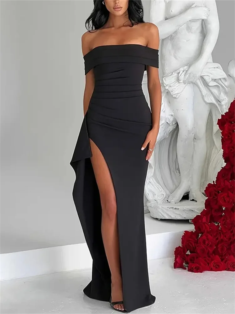 Платье на одно плечо с разрезом