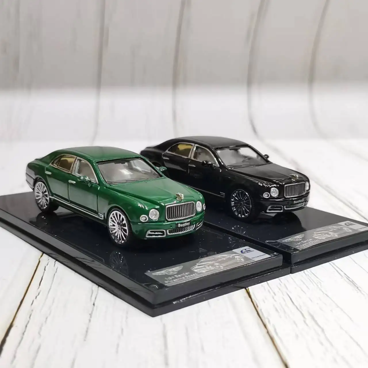 

Scmodels 1:64 Model Car Benly Mulsanne Alloy Die-cast Vehicle Collection - 2 Colors Selection