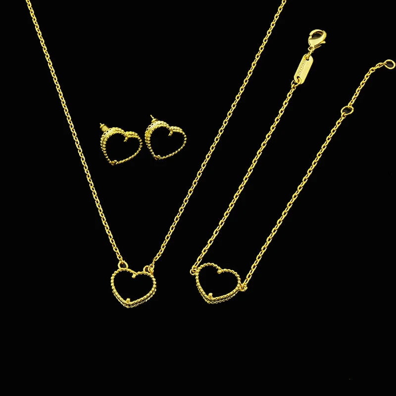 

OL Fashion Charm Chains Sets Jewelry Fine Black White Shell Heart Style Pendant Necklace Bracelet Earrings for Women
