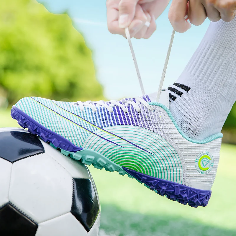 2022 Soccer Shoes For Men Adult Breathable Football Boots Boys Professional Playing Field TF/FG Cleats Kids Trainling Sneakers