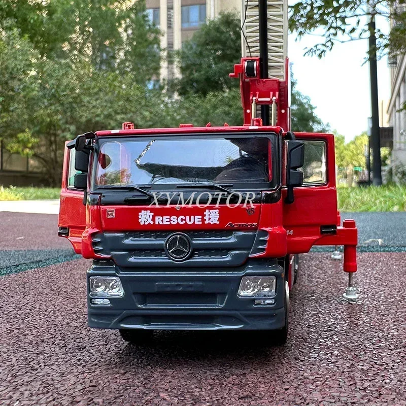 XCMG 1/50 YT60 горная облачная лестница пожарная машина отлитый под давлением модель
