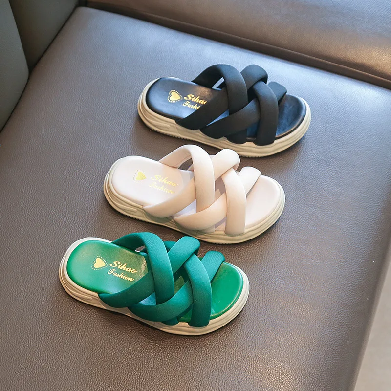 

2022 Girls Soft Cloud Slippers Summer Thick Platform Beach Slides Sandals Little Girl Non-slip Crossed Macaron Slippers F05013