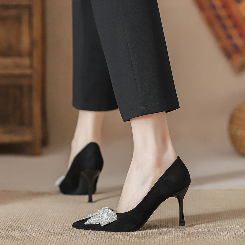 

Женские туфли-лодочки на высоком каблуке, с острым носком