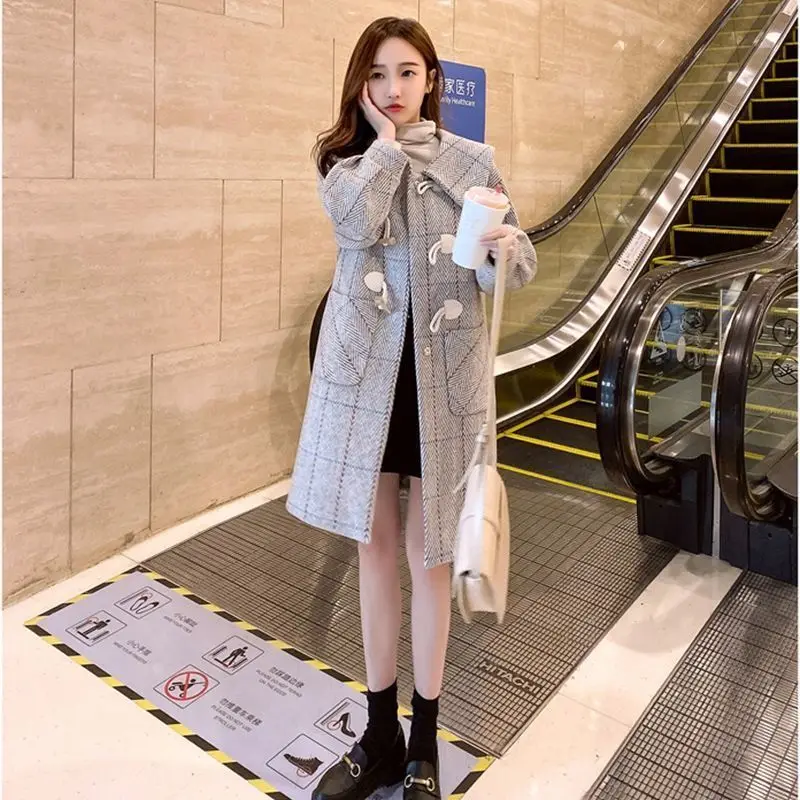 

Woman High Quality Winter Plaid Long Coat Female Vintage Autumn Warm Thicken Woolen Coat Jacket Ladies Party Outwears Blend G303