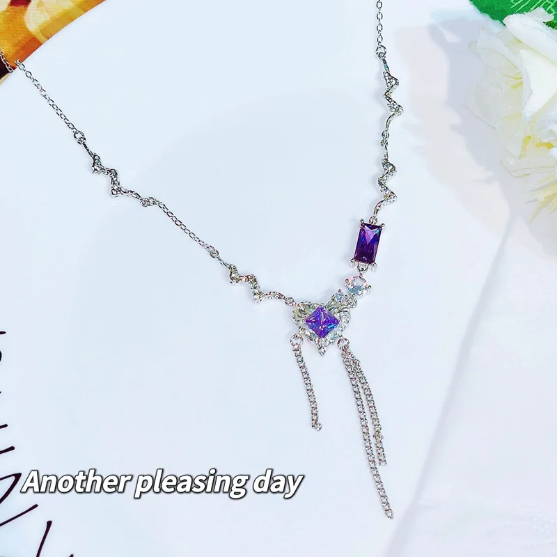 

Ожерелье из белого золота 18 карат с прямоугольным сердцем AAAZircon