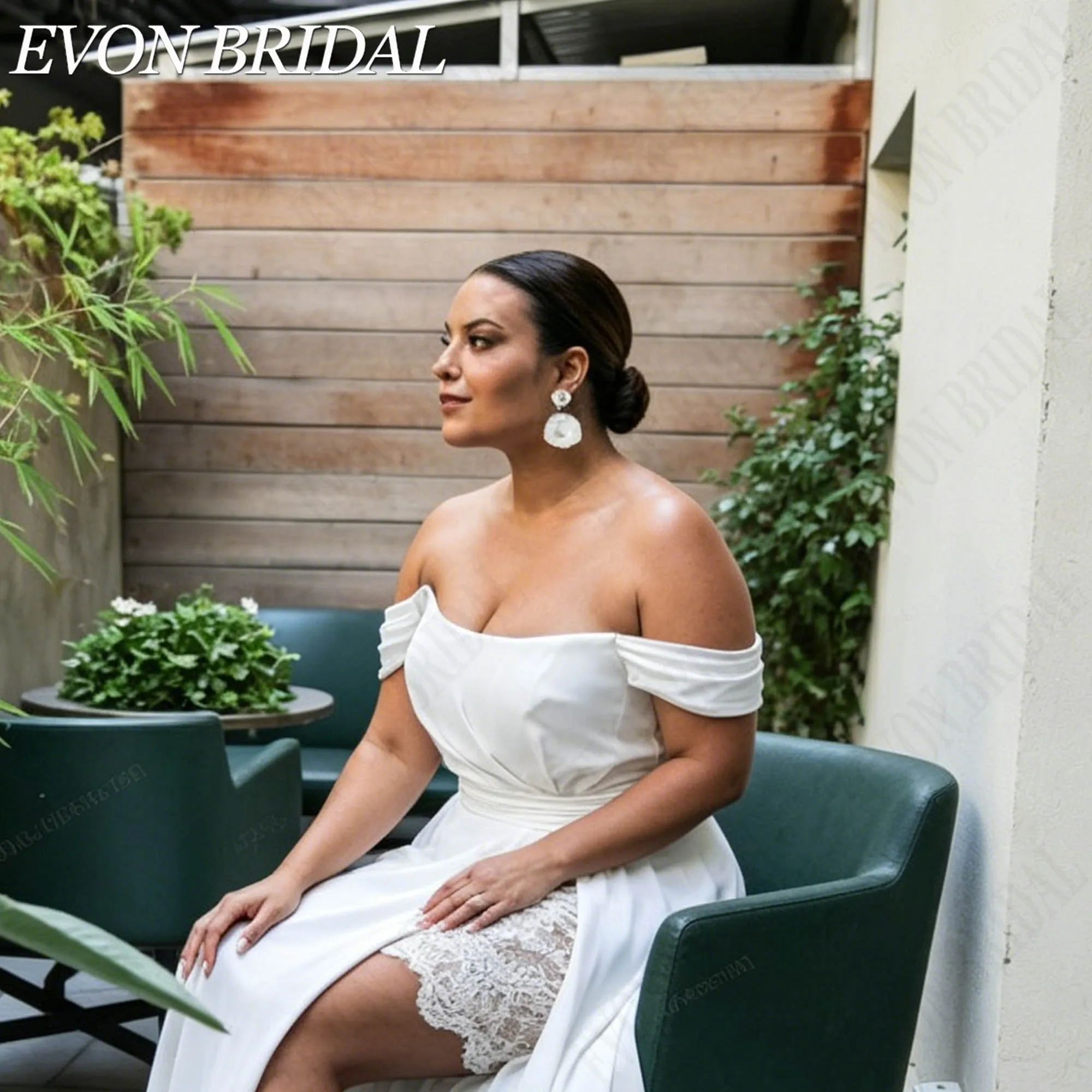 Фото EVON BRIDAL Плюс сайз свадебное платье без бретелей съемные кружевные рукава шифон подвенечное платье А-силуэт высокий разрез индивидуальный пошив большие размеры регулируемые детали свадебных церемоний торжественных №1