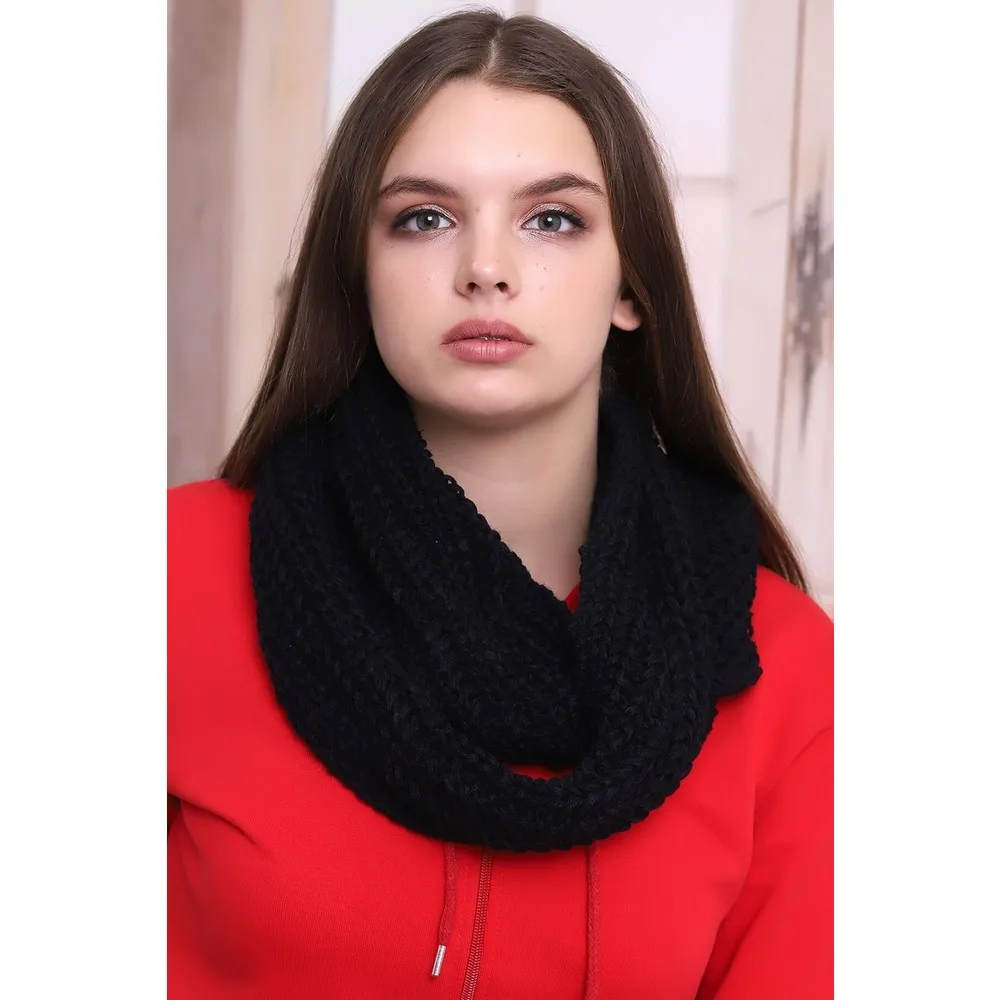 

Dorlie Dark Navy Knit Neck Collar