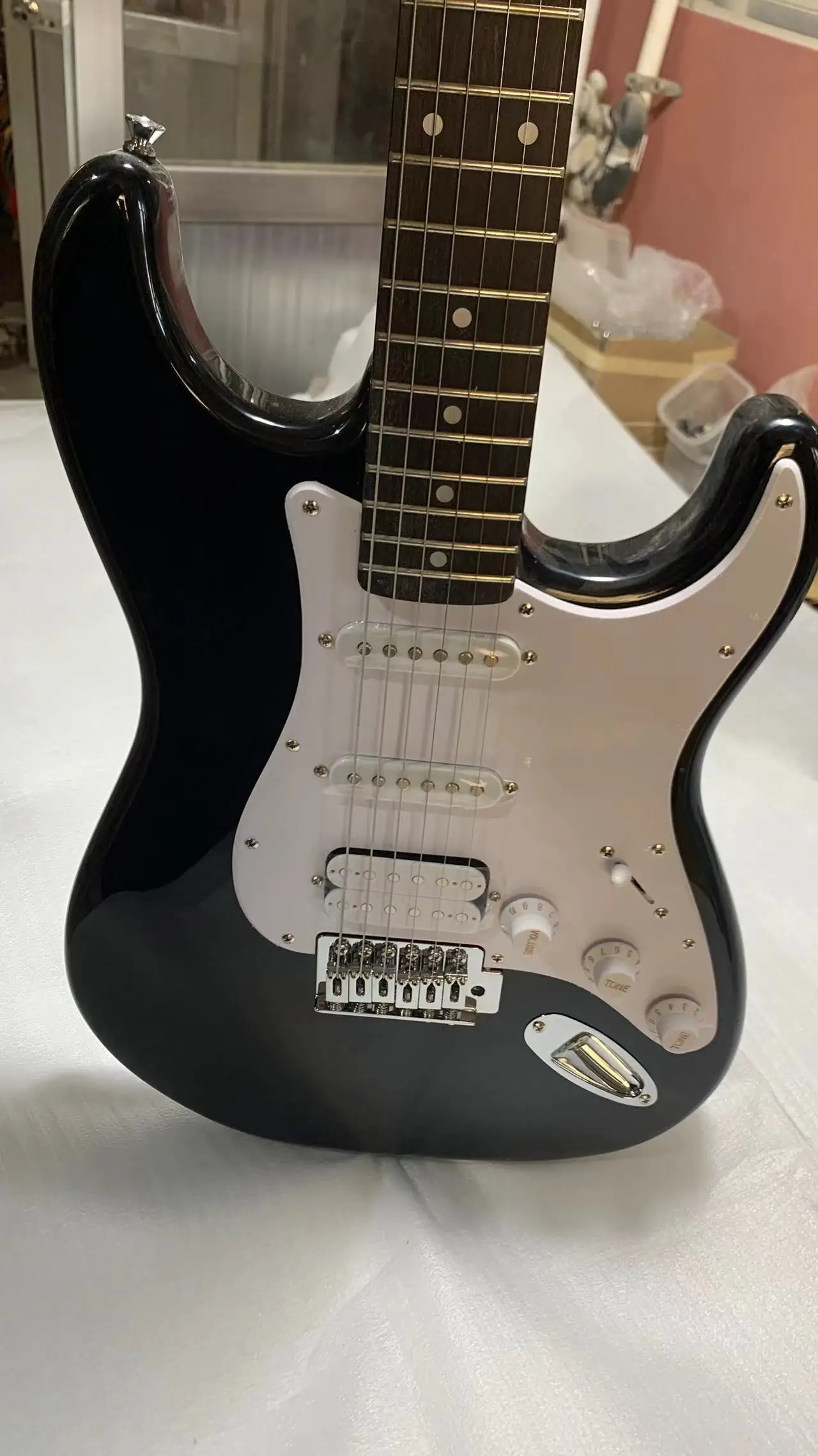 6-струнная электрогитара ST корпус фортепиано из бисера таймбре очень хорошее