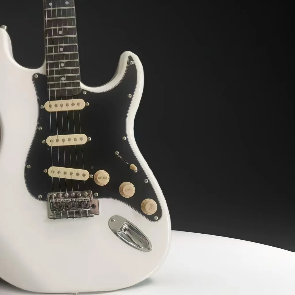 American Performer Stratocaster Artic White&quot GIGBAG (Сделано в Китае)