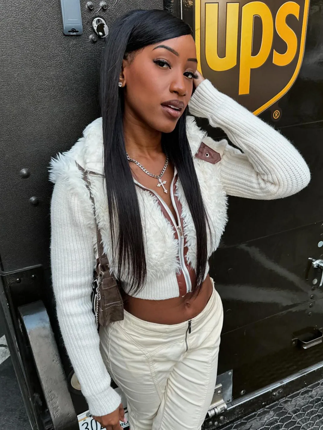 Женская куртка в американском уличном стиле с кожаным плетением и курткой из