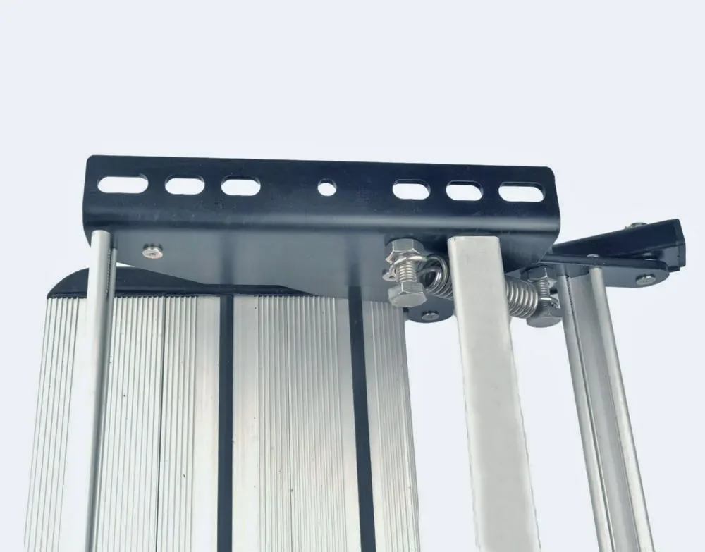 Лестница складная телескопическая из алюминиевого сплава 700 мм