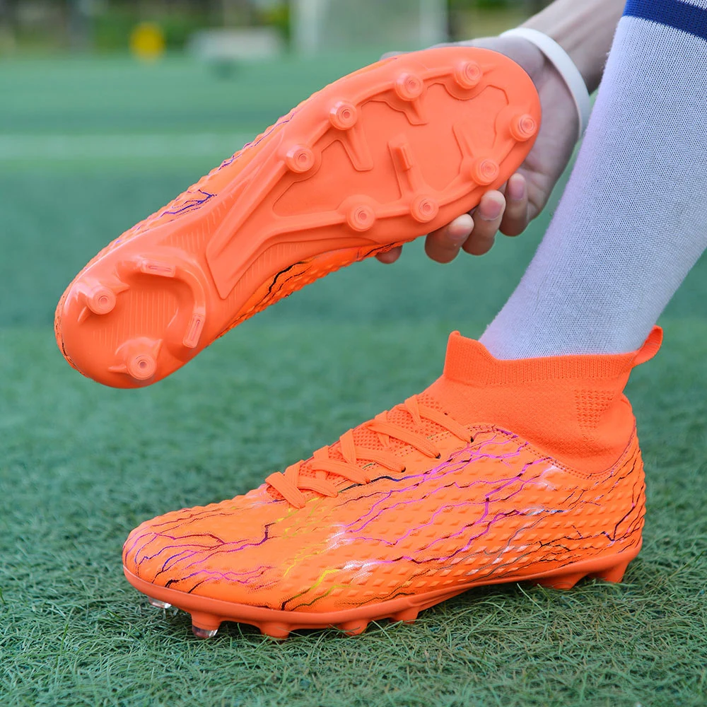 Футбольные бутсы высокого качества с высоким берцем и длинными ногтями