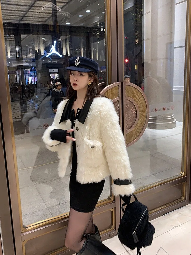 Winter New Thickened Warm White Fur Integrated Lamb Outerwear Women Fashion Age-Reducing Young Sle