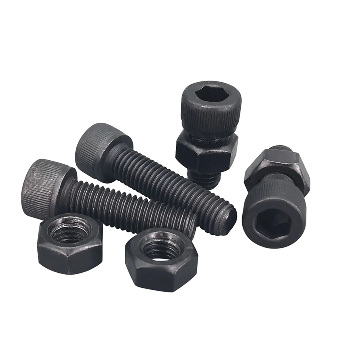 Рисунок 5 - Набор черных болтов и гаек M3M4M5 класса 12