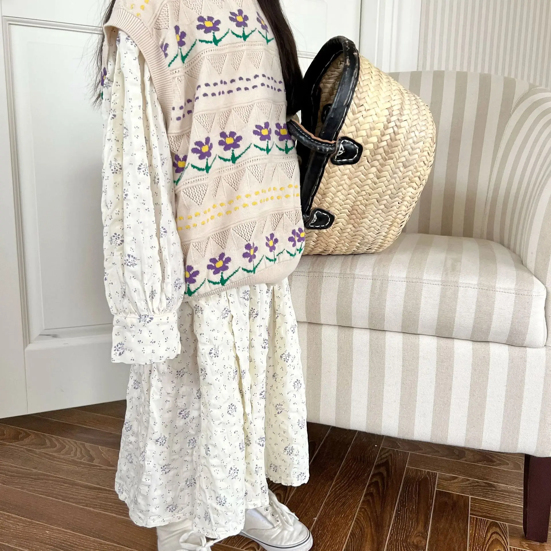 

4615C Korea Children's Clothes Girl's Vest 2023 Spring New Flowers Embroidery Vintage Girl's Wool Vest Princess Waistcoat