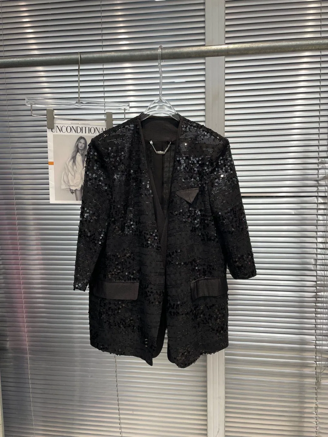 

New women's clothing for spring And summer 2023 Fashionable Sequins Woven 3/4three-quarter Sleeve Jacket 0422
