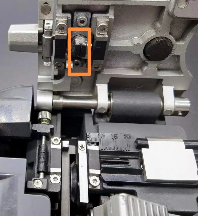 Fiber Cleaver Fitel S324 S325  Press-Breaking Rubber Pad Pole Main Part